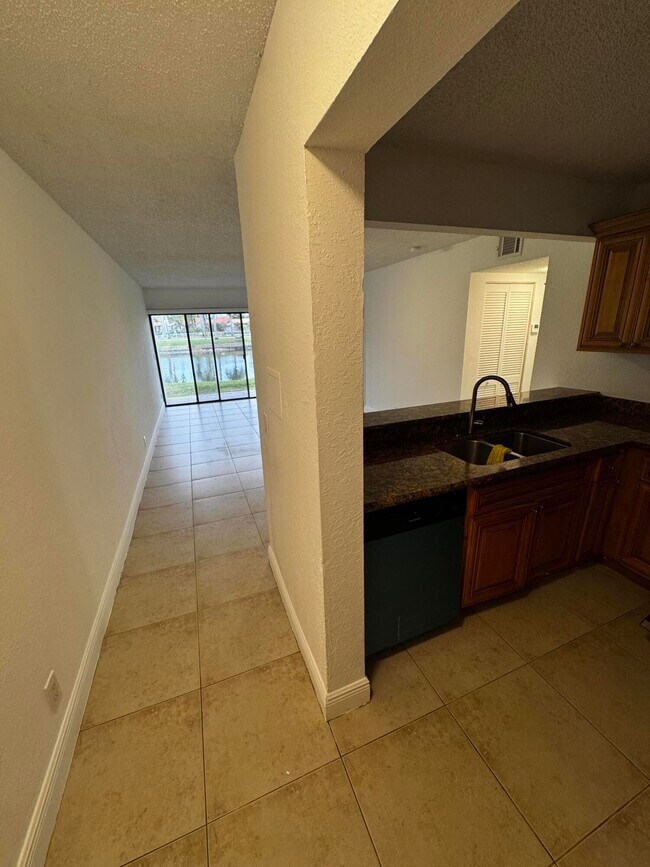 Building Photo - 1525 Lake Crystal Dr