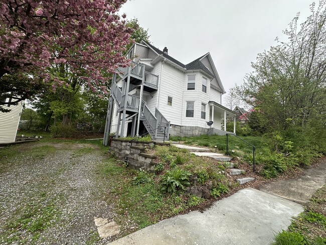 Building Photo - 224 Millville Ave