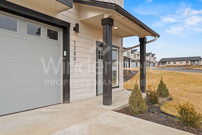 Building Photo - 12805 N Jaydee Ln