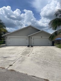 Building Photo - 935 Country Wood Ct
