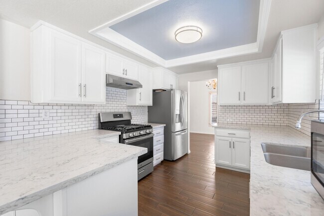 Building Photo - 45322 Pickford Ave