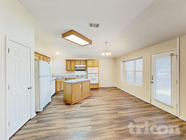 Building Photo - 1558 Aberdeen Dr