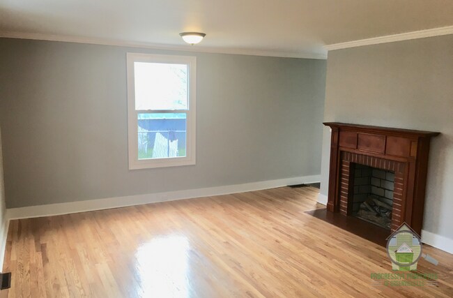 Building Photo - 8 11th St