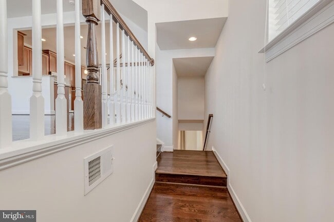 Building Photo - 6266 Summit Point Ct