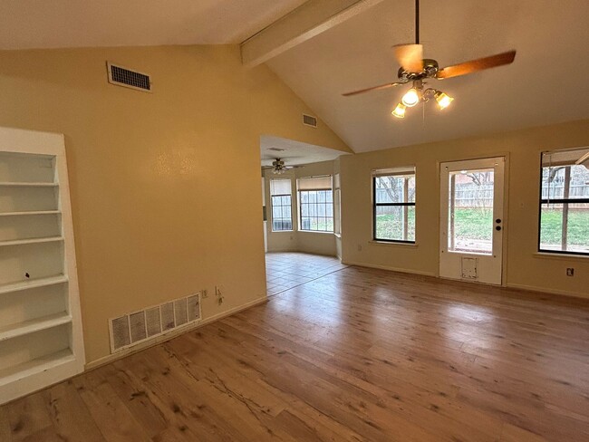 Building Photo - Fully remodeled 3 bedroom home in Wylie!!