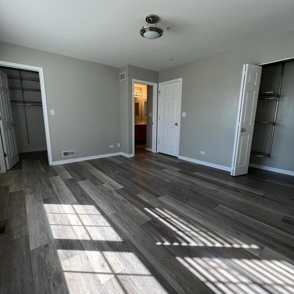 Building Photo - 1169 Shorewood Ct