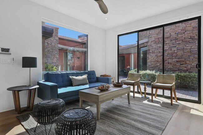 Building Photo - 50070 Vía De Moda