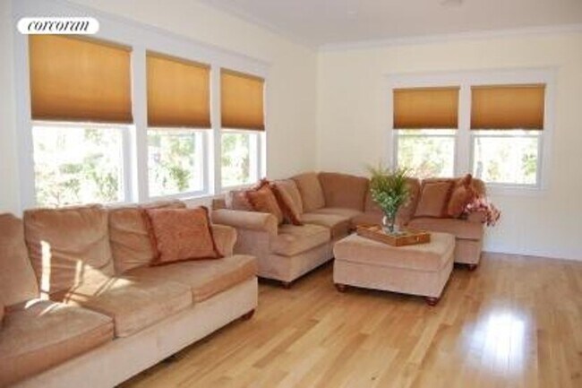 Building Photo - 77 N Midway Rd