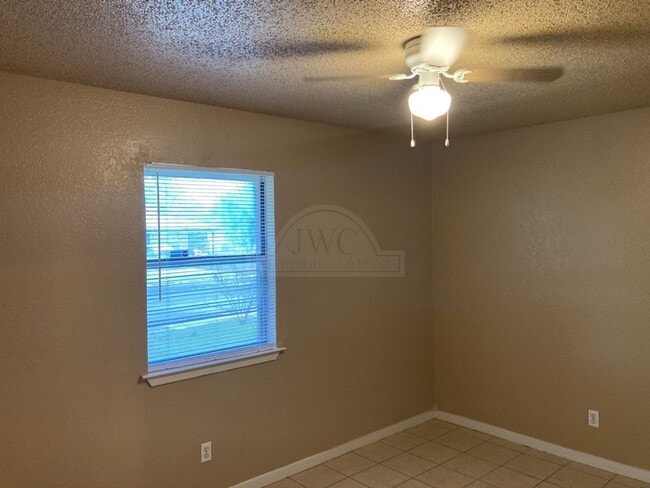 Building Photo - 1805 Galaxy Dr