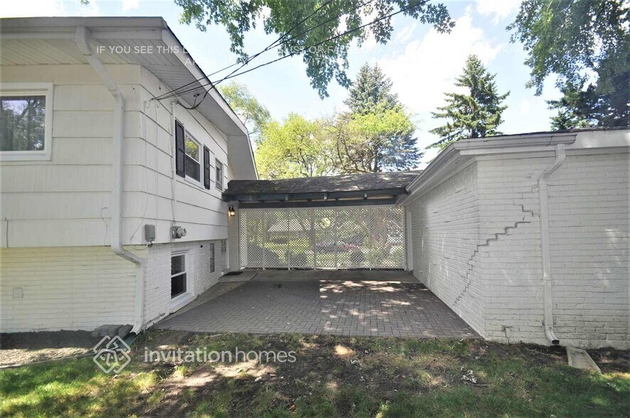 Building Photo - 12601 Massasoit Ave