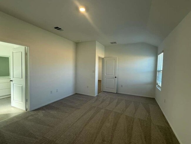 Building Photo - 205 Herald Dr