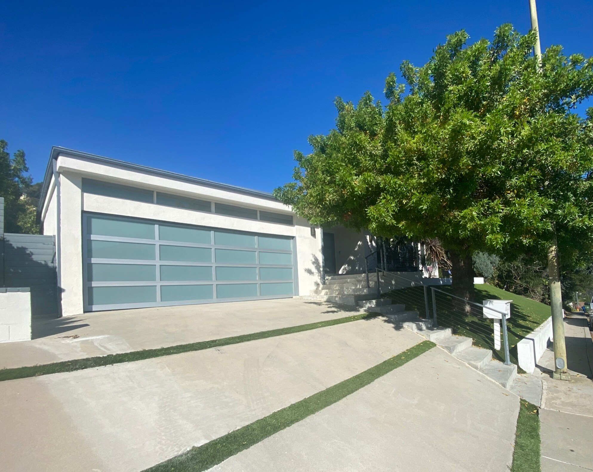 Building Photo - 15672 Castlewoods Dr