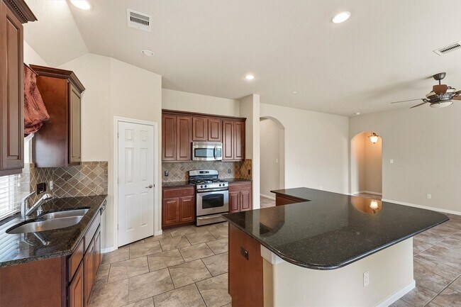 Building Photo - 20281 Southwood Oaks Dr