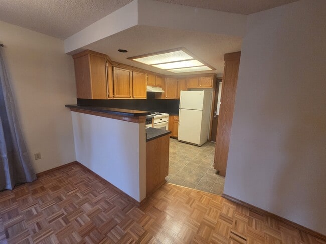 Building Photo - 2060 E Belmont St