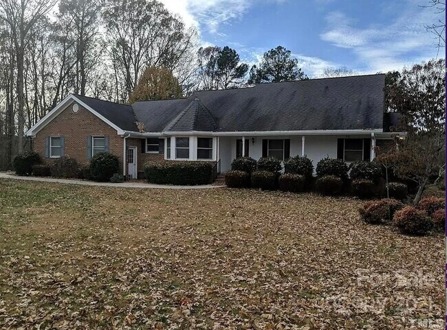 Building Photo - 8801 Mandale Rd