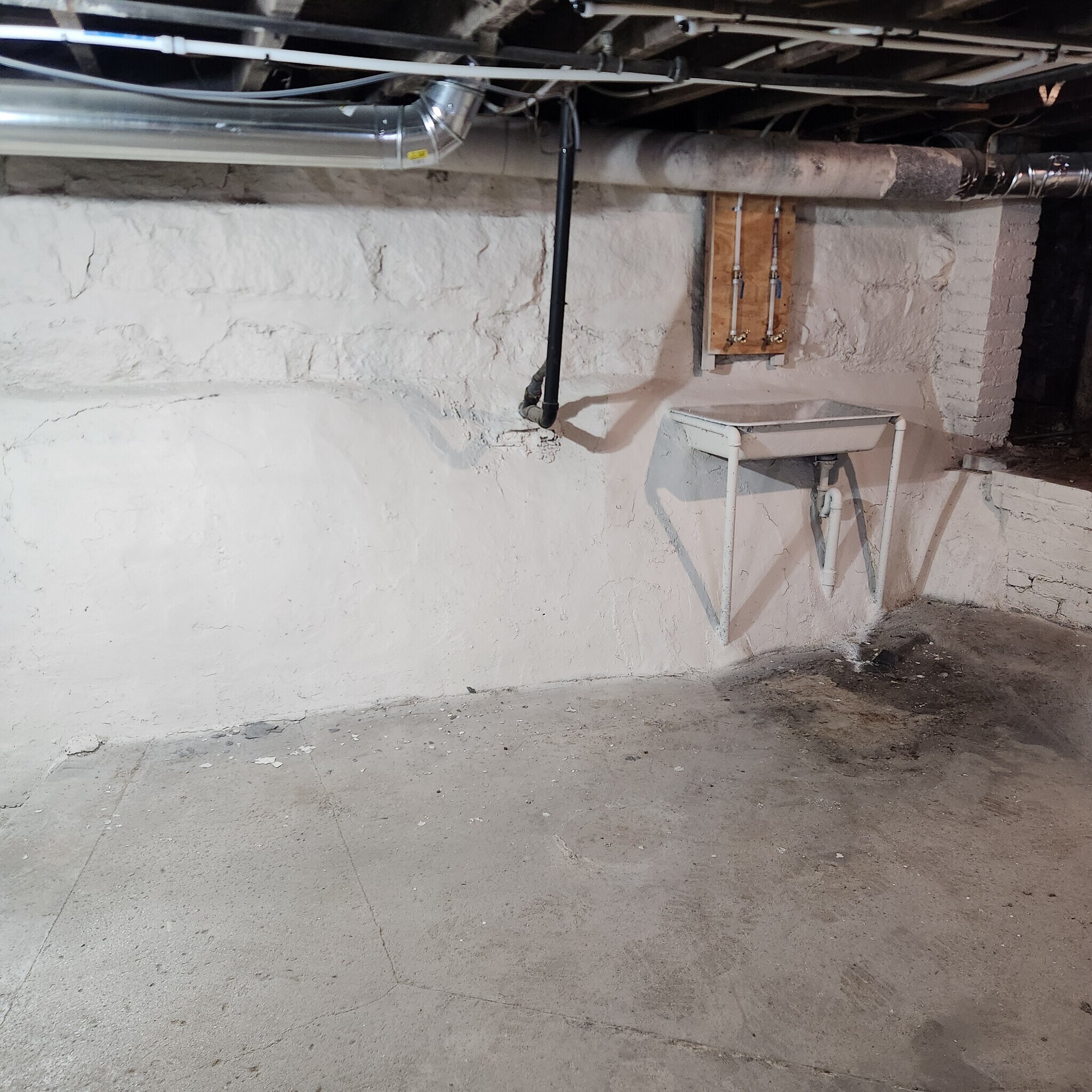 Building Photo - 212 1st St NW