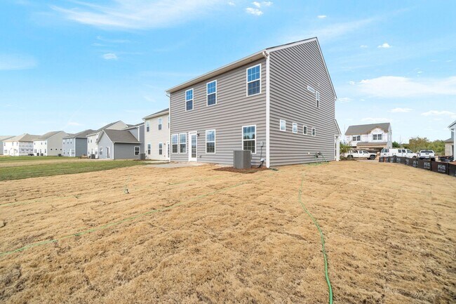 Building Photo - Almost Brand New Home 4 Bedroom with 2.5 b...