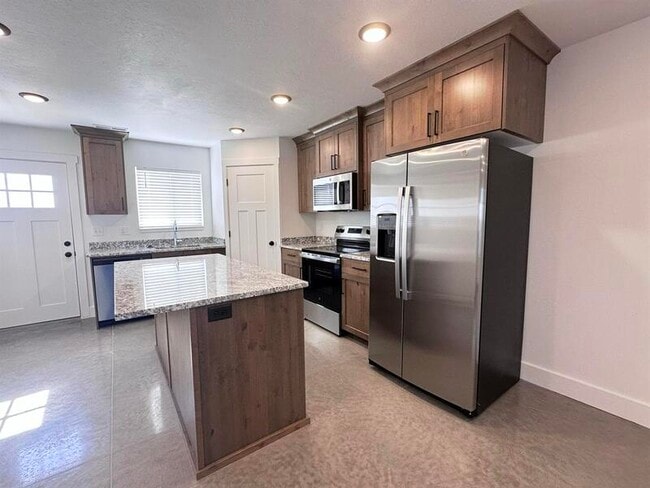 Building Photo - 1720 E Main St