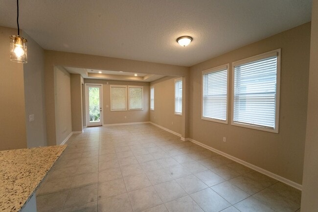 Building Photo - 298 Modesto Dr