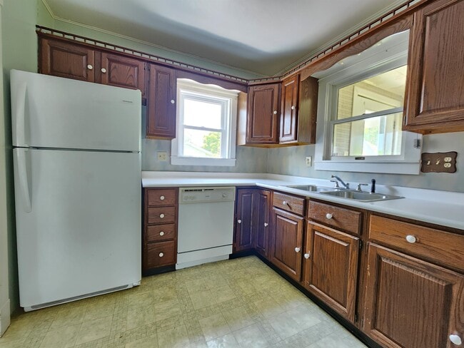 Building Photo - 71 14th St