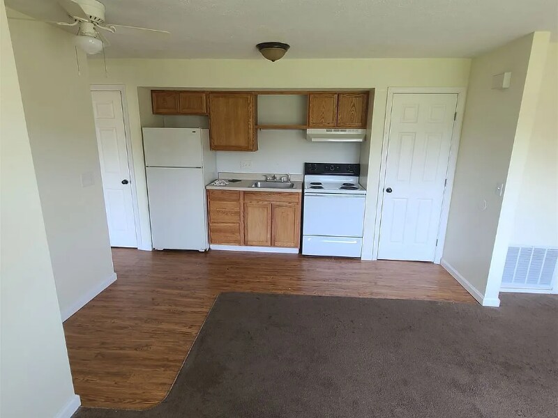 Building Photo - 1725 Watson Rd SE