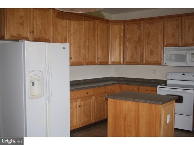 Building Photo - 529 Stone Ridge Dr