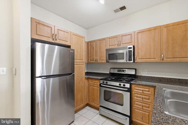 Building Photo - 12913 Centre Park Cir