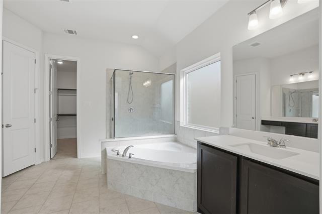 Building Photo - 1216 Rosebay Dr