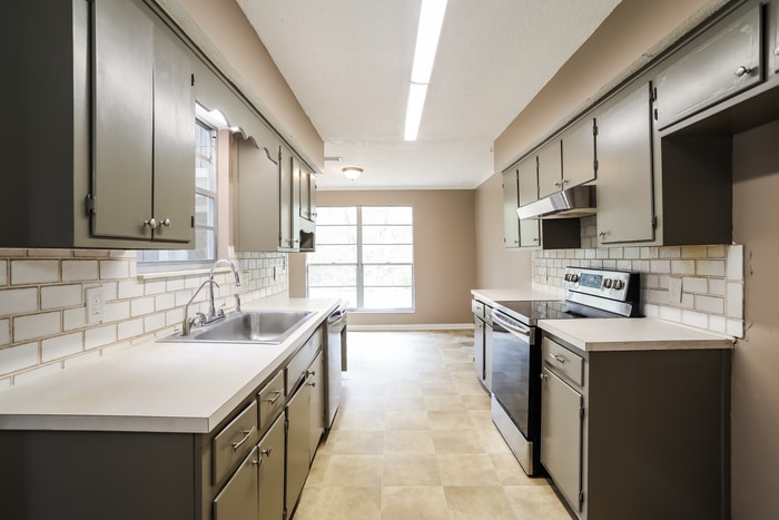 Building Photo - 1413 Dolphin St