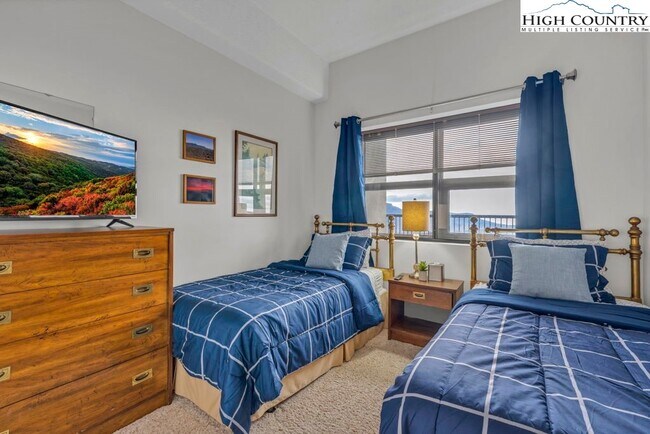 Building Photo - 303 Sugar Top Dr