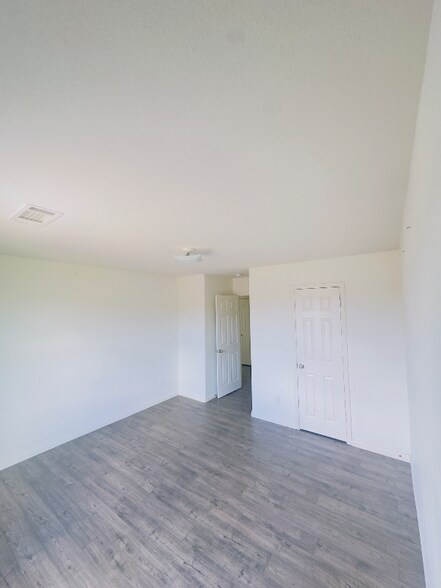 Building Photo - 1417 Cottonwood Trail