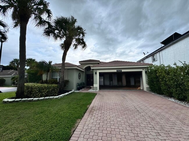 Building Photo - 18038 Rhumba Way
