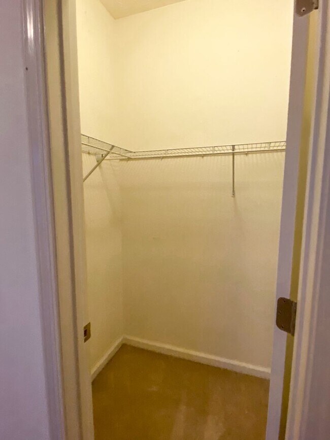 Building Photo - 3 Bedroom Home In Lindberg Village