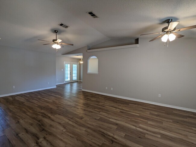 Building Photo - 1812 Brick Cir