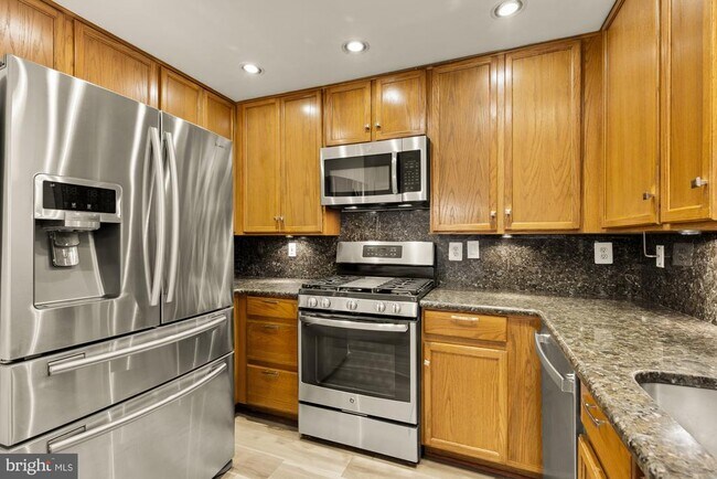 Building Photo - 640 Orchard Ridge Dr