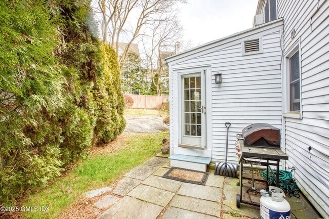 Building Photo - 3 Idlewild Manor