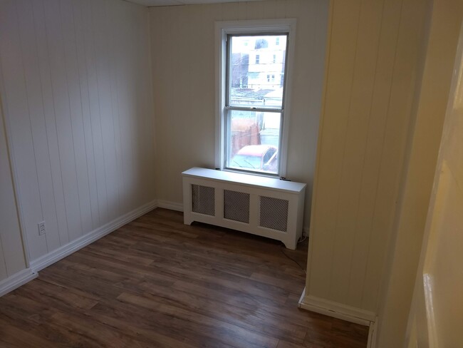 Building Photo - 424 N Jordan St