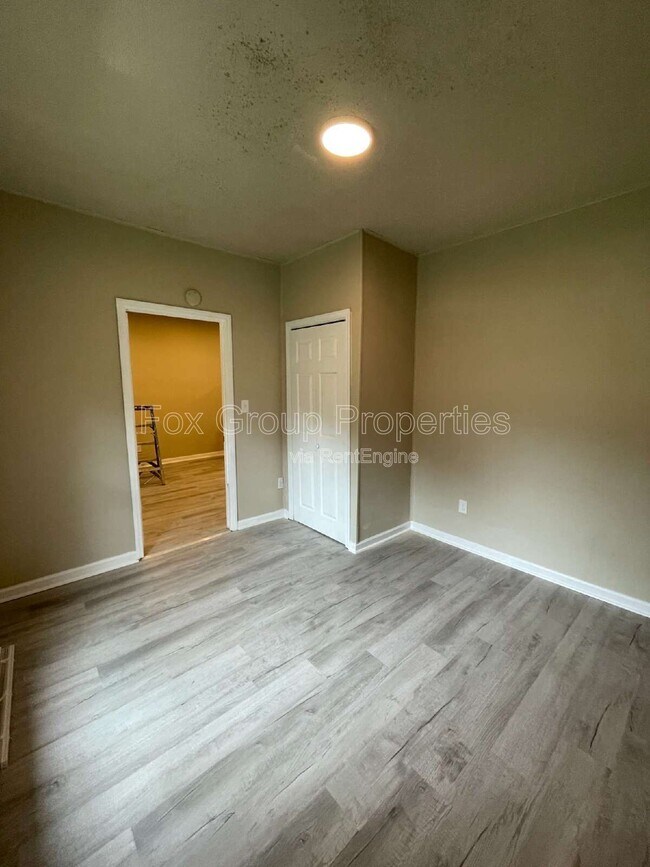 Building Photo - 207 N Meriah St