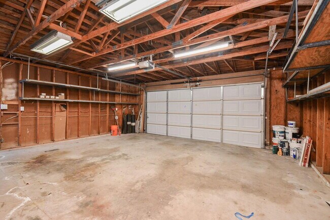 Building Photo - 16505 Cornwall St