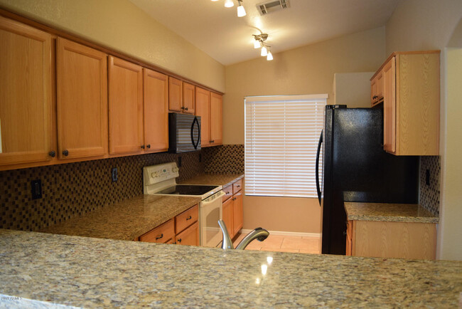 Building Photo - 14909 W Lamoille Dr