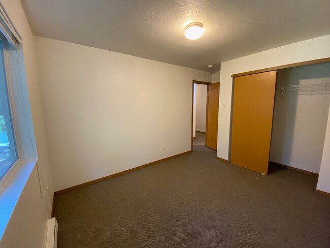 Building Photo - 607 Taylor