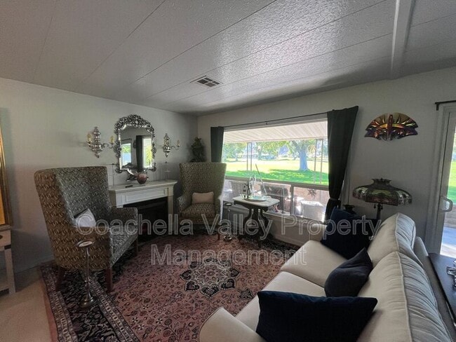 Building Photo - 421 S Paseo Laredo