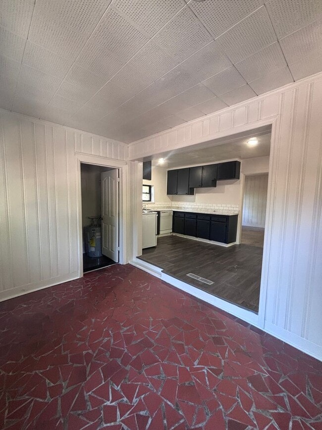 Building Photo - Great 3 bedroom home available in East Charlotte