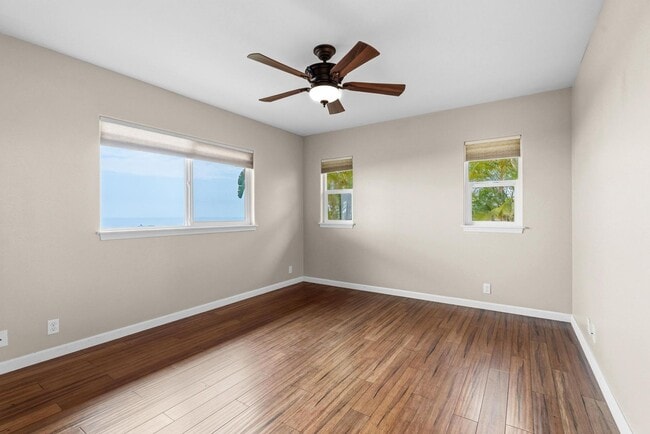 Building Photo - 4 bedroom, 2.5 bath with sweeping coastline views!