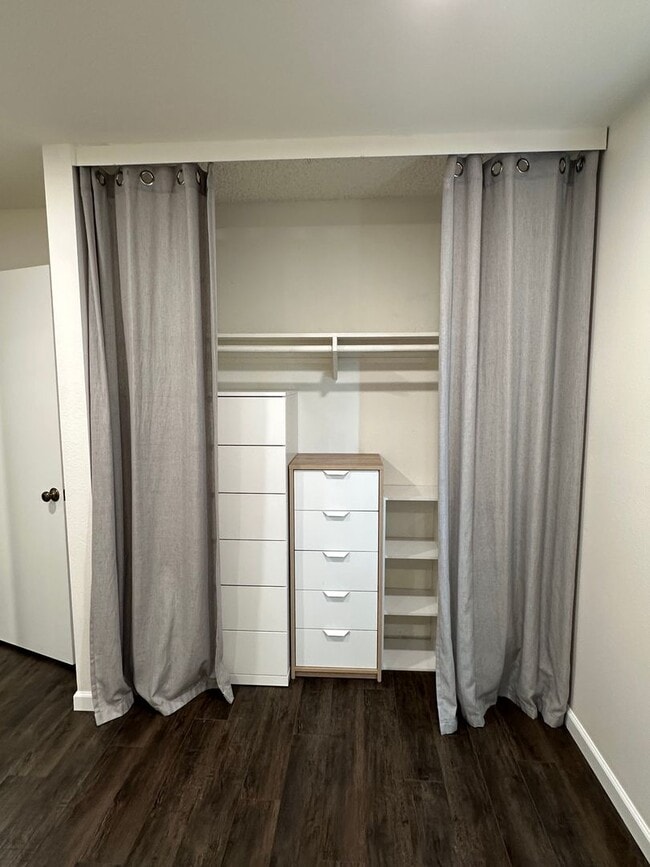 Building Photo - 7775 Camino Glorita