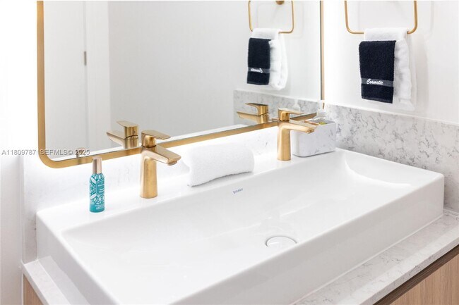 Building Photo - 159 NE 6th St