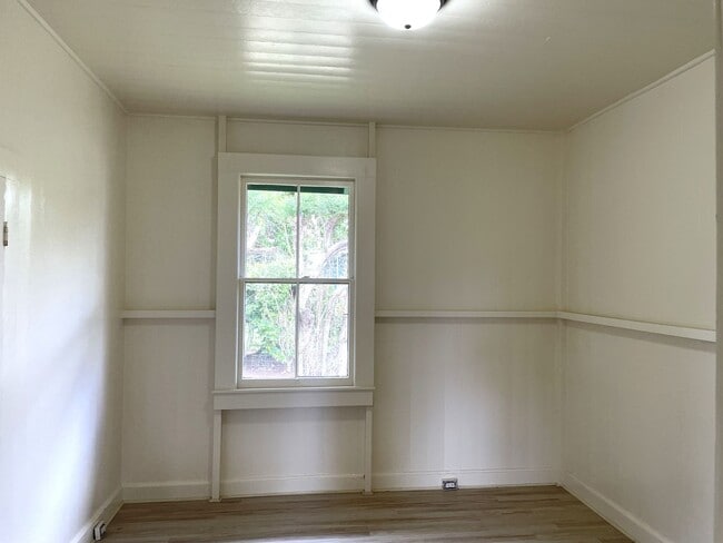 Building Photo - Rosehill, Linda K.