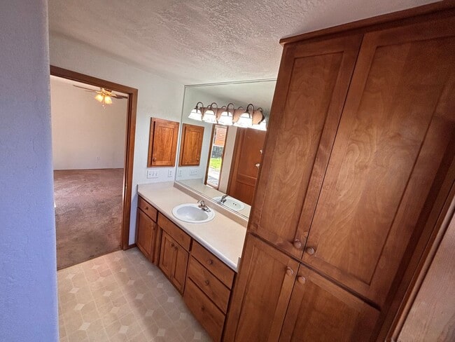Building Photo - Beautiful 4 bedroom 2 bathroom home coming soon!!