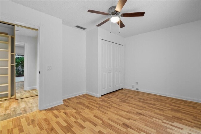 Building Photo - 403 Sun Terrace Ct