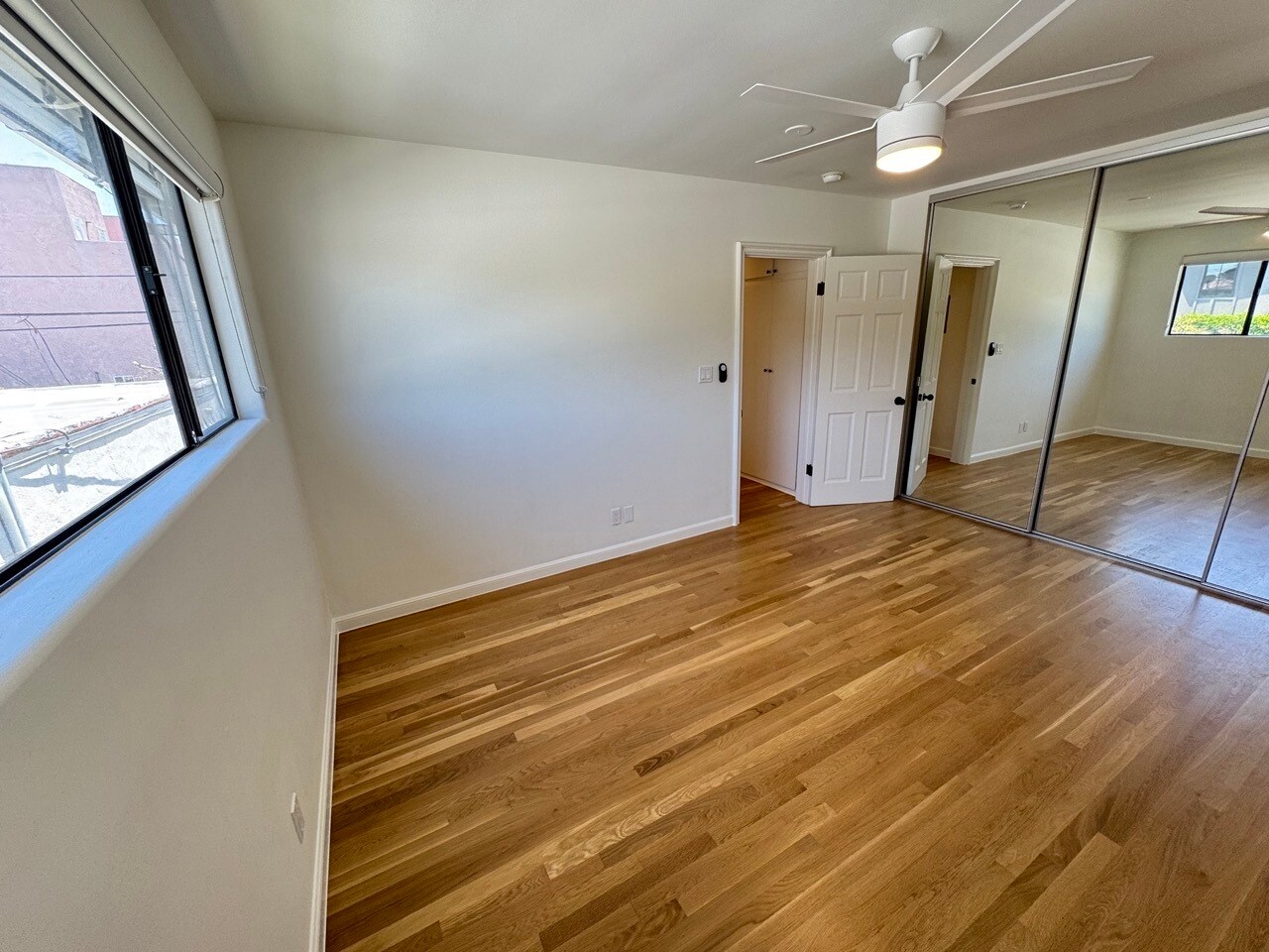 Building Photo - 822 N Martel Ave